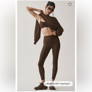 NWT! ALO Yoga 7/8 HIGH-WAIST AIRLIFT LEGGING in Espresso